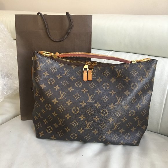 Louis Vuitton Sully Monogram - Picture 14 of 15